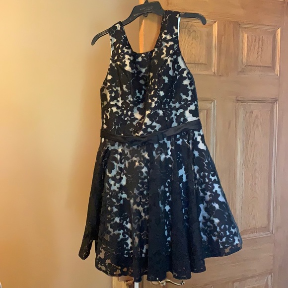 NWT Levory J black & cream cocktail dress size 10 - Picture 1 of 11